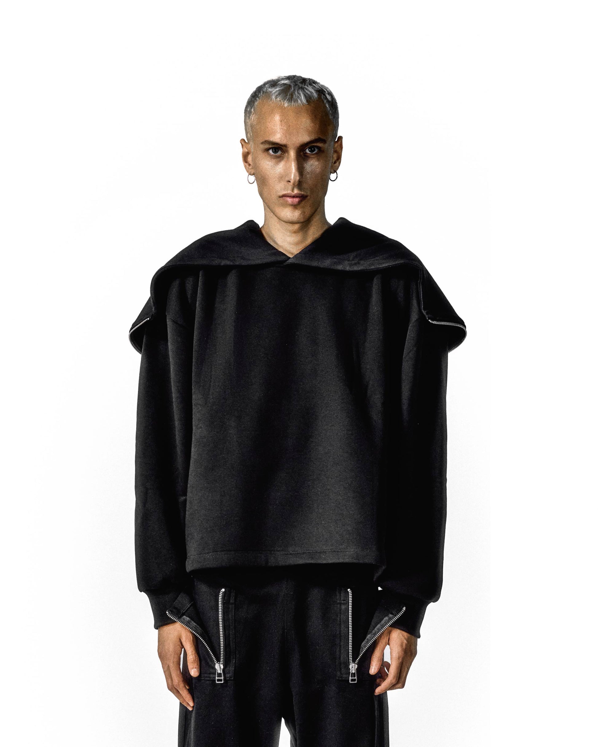 ZIPPERED CENTER SEPERATED HOODIE