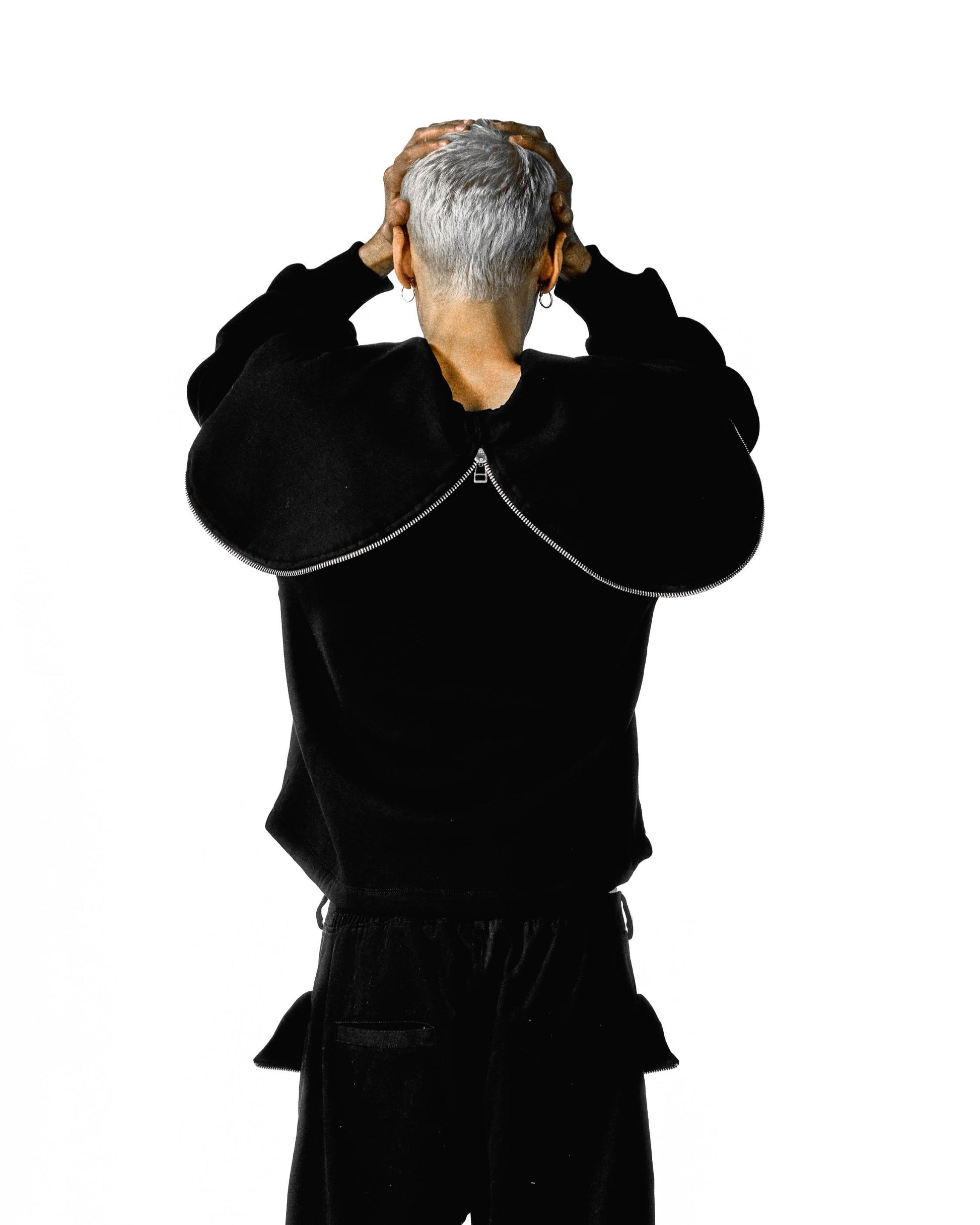 ZIPPERED CENTER SEPERATED HOODIE